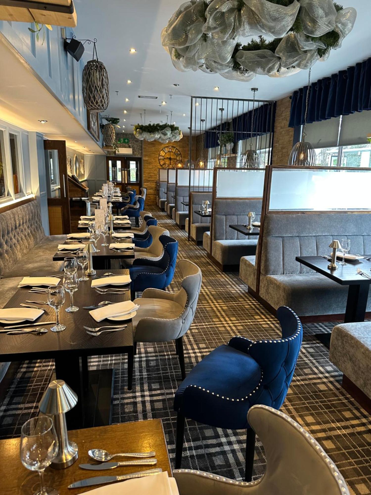 The Tudor Hotel Airdrie Εξωτερικό φωτογραφία